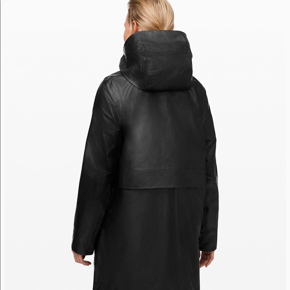 Lululemon into the drizzle raincoat NWT - Picture 3 of 8
